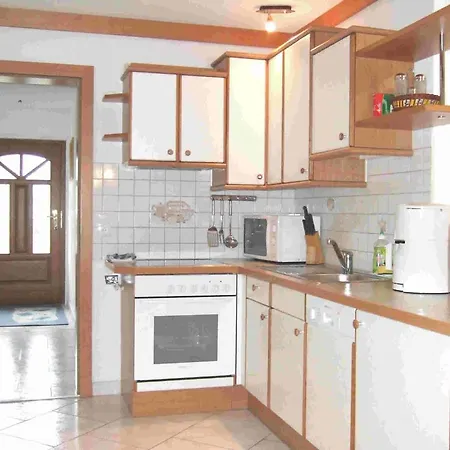 Lungau - Haus Esl Διαμέρισμα