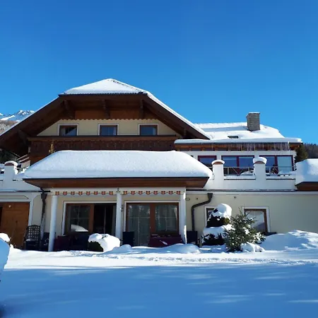 Lungau - Haus Esl شقة